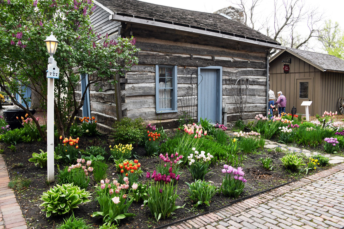 174 The historic cabin in the historical village at Pella.JPG